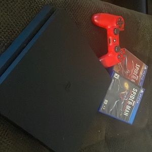 I’m selling this ps4 and 2 games and a controller if u want it